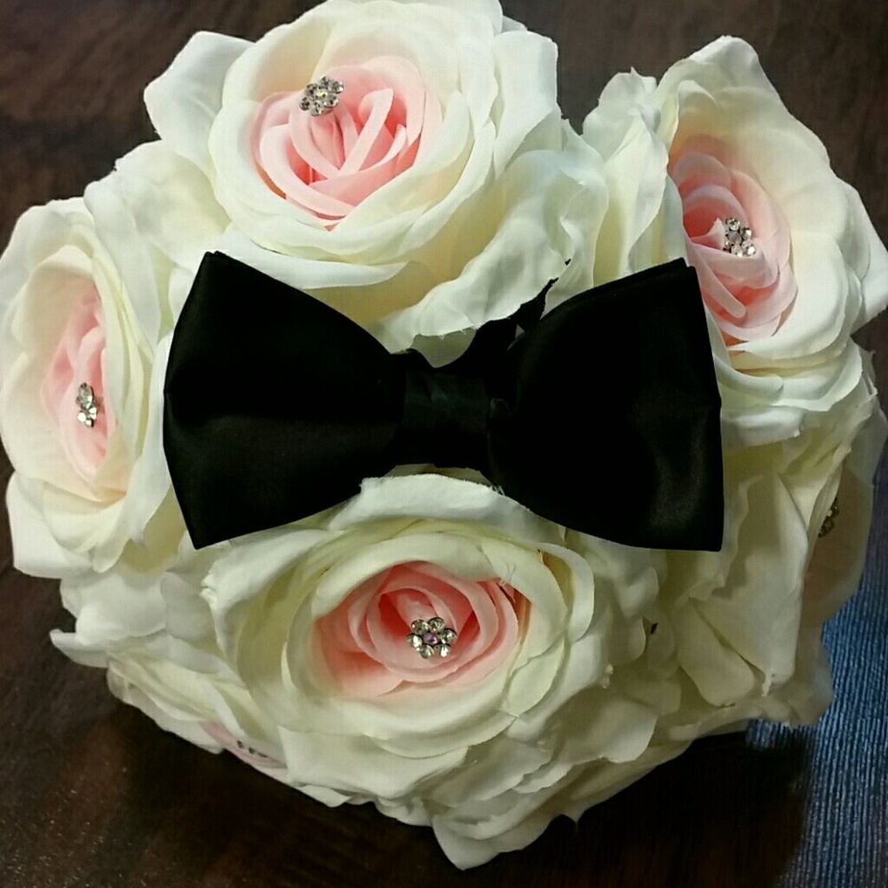 ✨Satin Bowtie✨